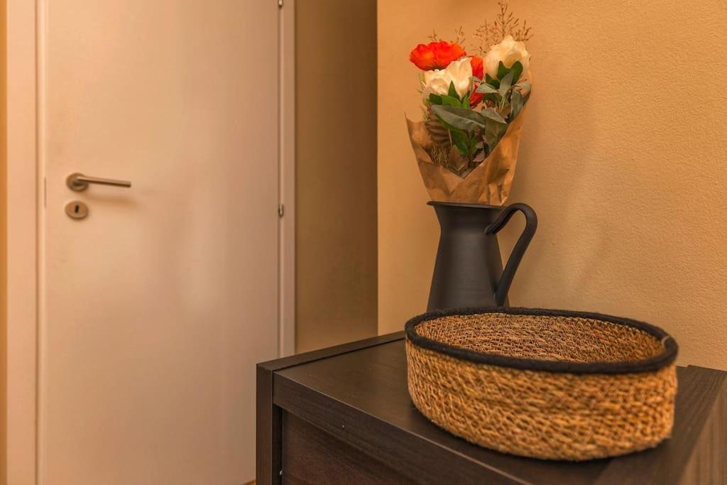 Sunny & Updated Flat With Panoramic City View 50M From M4 Stop Milaan Buitenkant foto